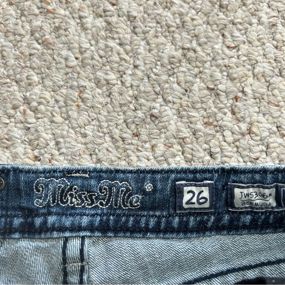 Miss Me Blue Bermuda Jean Shorts Womens 26 JW5306M Dark Wash 12" Inseam Slim - Picture 5 of 11